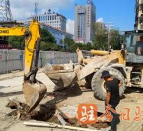 看逼免费网站高温下的坚守｜道路建设者用汗水铺就畅通路